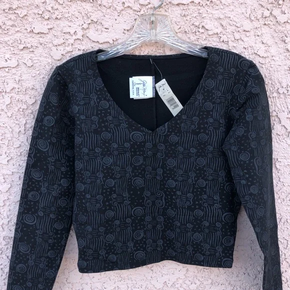 Gilda Marx Breathable’s Bodywear, V Neck, Long Sleeve, Grey and Black Print Top. - Picture 6 of 9